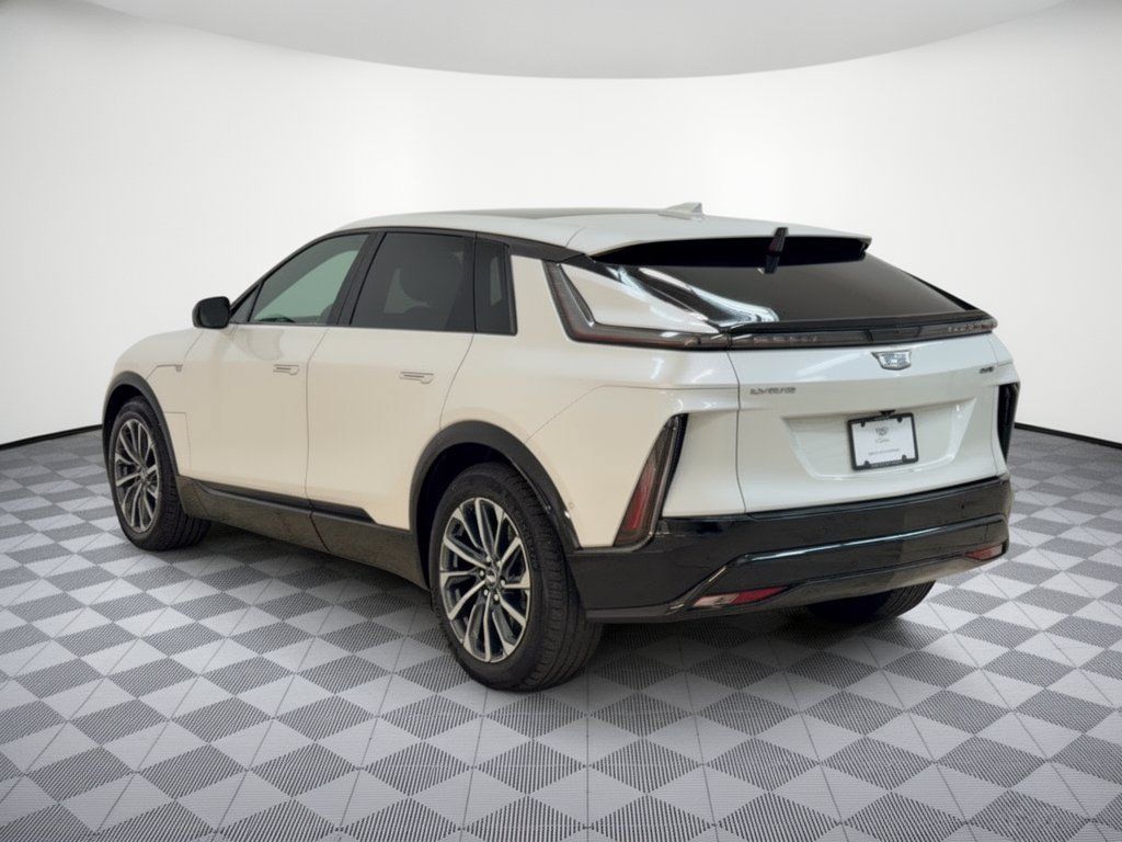 Used 2024 Cadillac Lyriq Sport RWD image 3