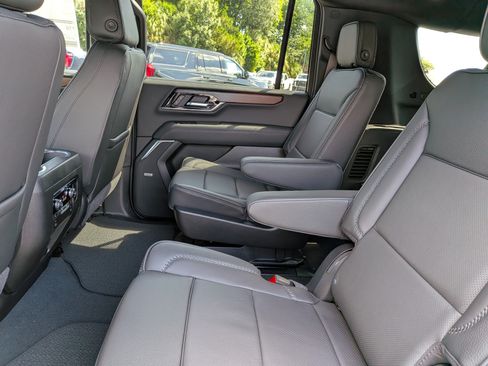 New 2026 GMC Yukon XL Denali AWD/4WD image 17