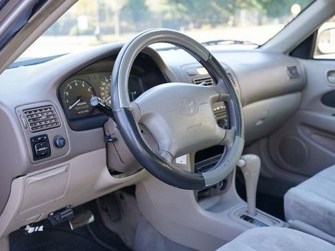 Used 2000 Toyota Corolla CE image 5
