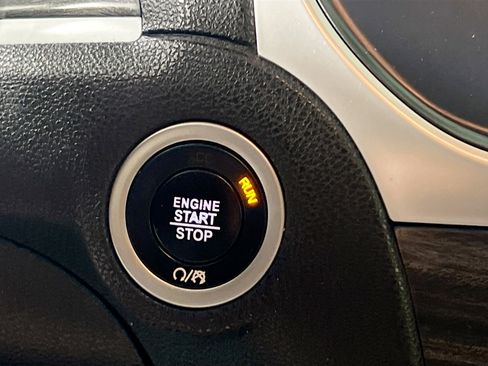 Used 2019 Chrysler 300 Touring L w/ Quick Order Package 22F image 24