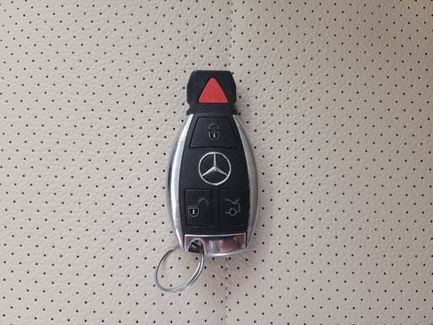 Used 2019 Mercedes-Benz GLC 300 w/ Premium Package image 32