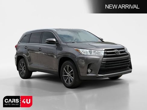 Used 2019 Toyota Highlander XLE AWD/4WD image 1