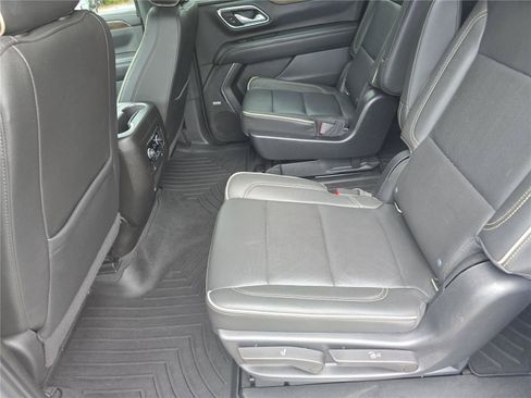 Used 2022 Chevrolet Suburban Premier AWD/4WD image 15