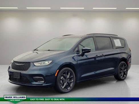 Used 2022 Chrysler Pacifica Limited w/ S Appearance Package image 4