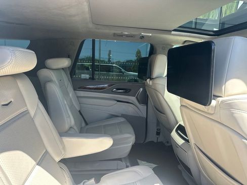 Used 2024 Cadillac Escalade Sport Platinum w/ Heavy-Duty Trailer Package AWD/4WD image 10