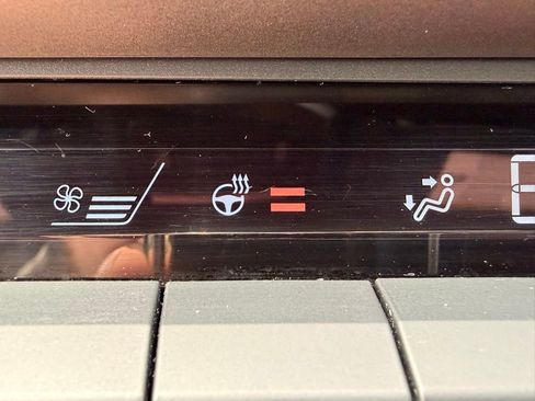 Used 2025 Toyota Camry XSE AWD/4WD image 16
