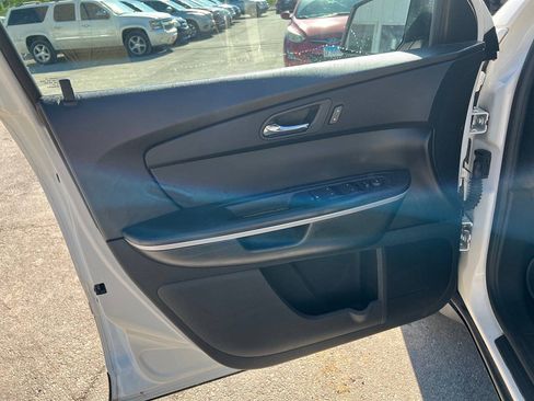 Used 2012 GMC Acadia SL FWD image 2