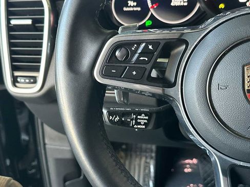 Used 2023 Porsche Cayenne image 30