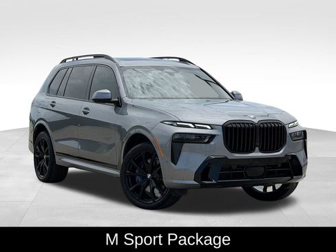 Used 2025 BMW X7 xDrive40i w/ M Sport Package AWD/4WD image 2