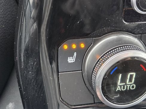 Used 2025 Toyota Highlander XLE image 21