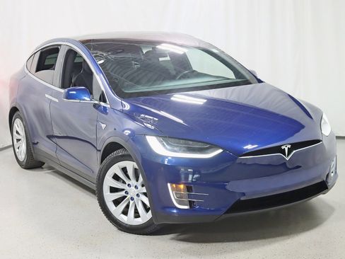 Used 2018 Tesla Model X 75D image 6