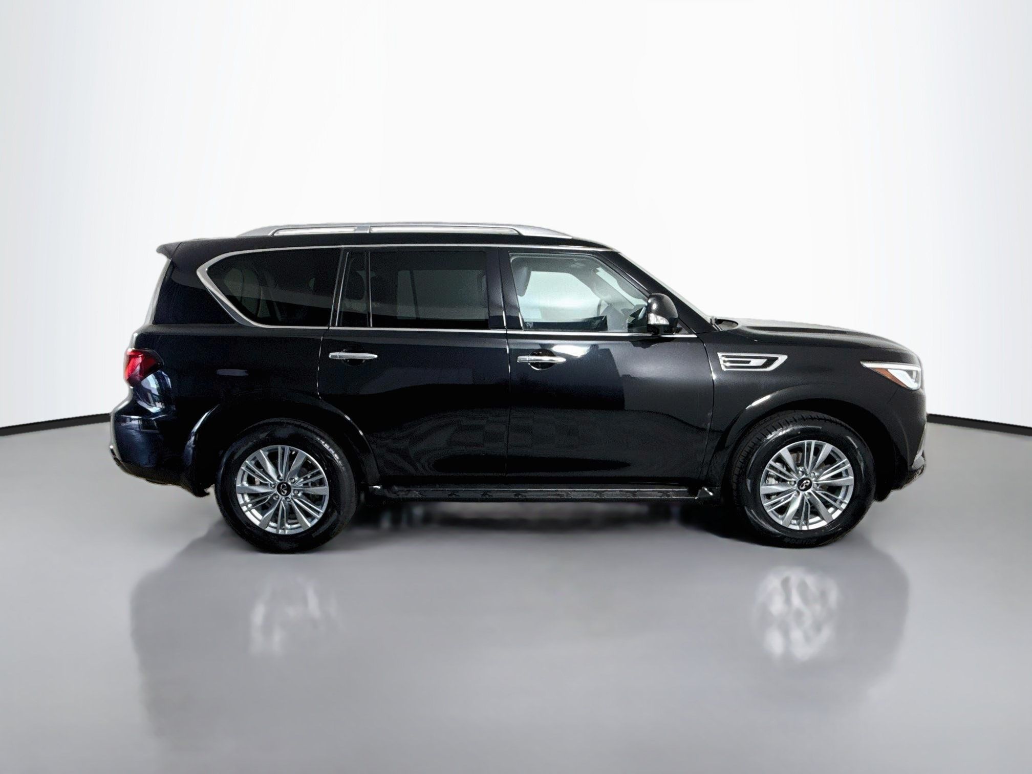 Used 2024 INFINITI QX80 Luxe w/ Cargo Package AWD/4WD image 11