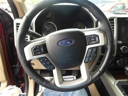 Used 2016 Ford F150 Lariat image 13