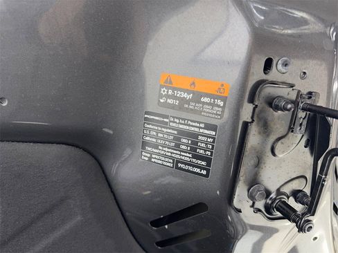 Used 2022 Porsche Cayenne image 76