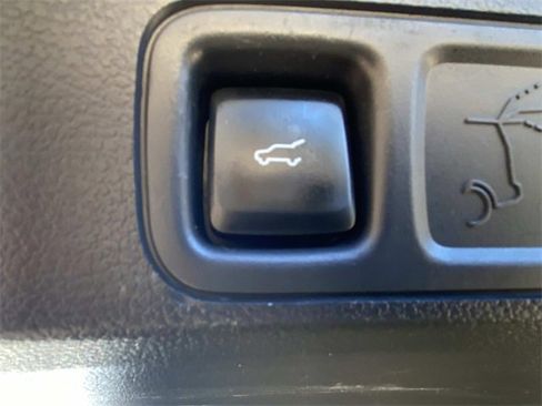 Certified 2024 Ford Expedition Limited image 8