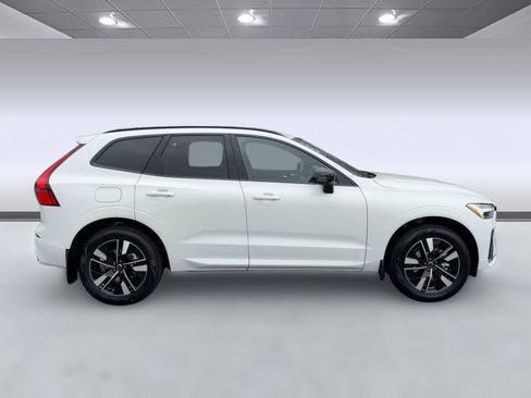 New 2026 Volvo XC60 B5 Core w/ Climate Package image 8