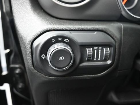 Used 2021 Jeep Wrangler Unlimited Sport AWD/4WD image 11