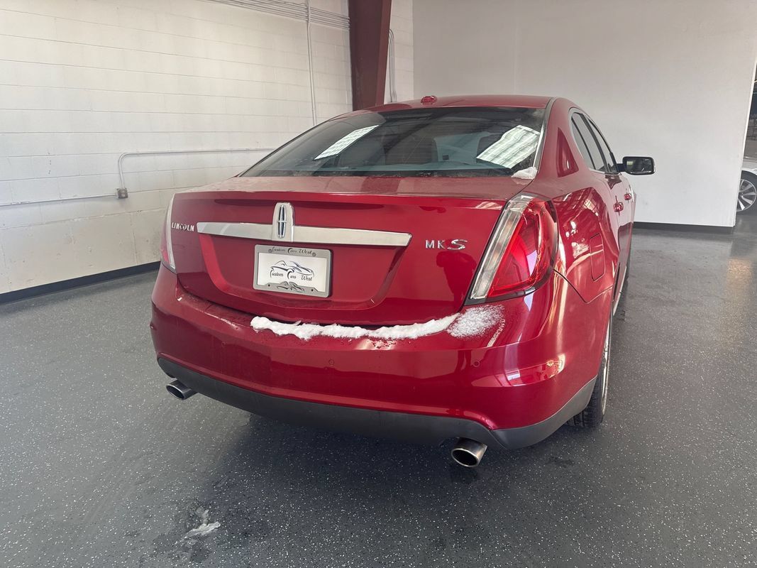 Used 2011 Lincoln MKS FWD image 4
