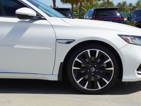 Used 2019 Honda Accord Touring image 9