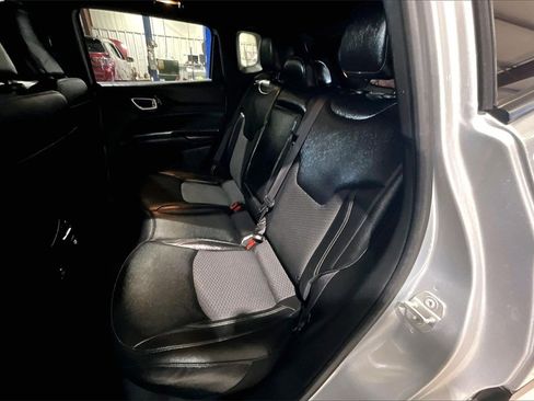 Used 2024 Jeep Compass Latitude w/ Altitude Special Edition image 21