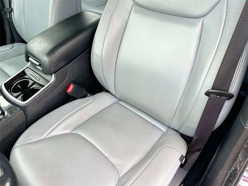 Used 2021 Chrysler 300 Touring w/ Sport Appearance Package image 20