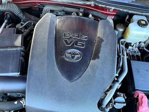 Used 2018 Toyota Tacoma TRD Off-Road image 29