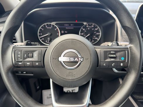 Used 2024 Nissan Rogue SV FWD image 17