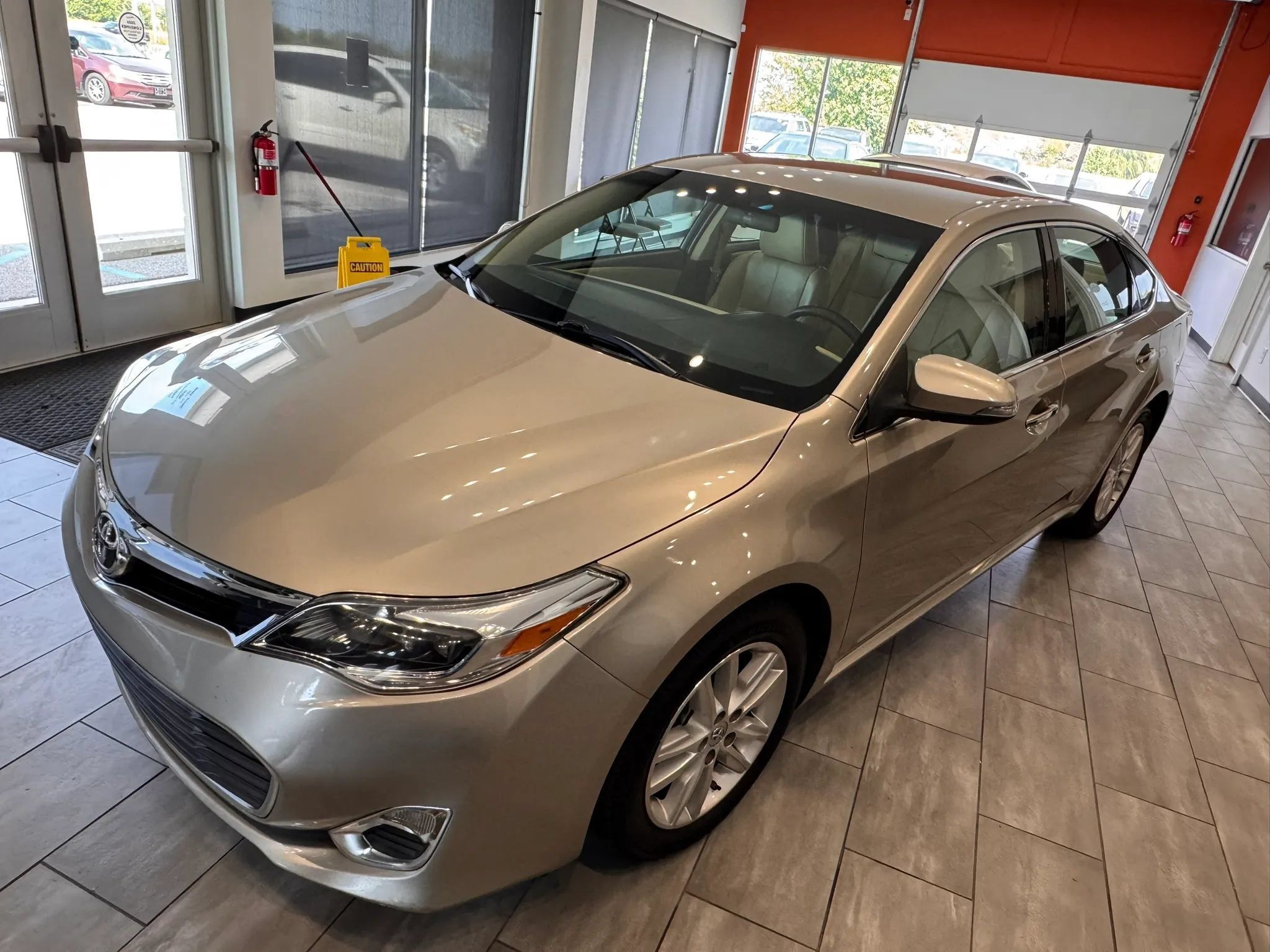 Used 2015 Toyota Avalon XLE FWD image 7