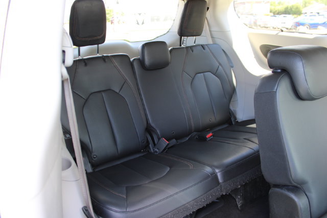 Used 2018 Chrysler Pacifica Touring-L w/ Tire & Wheel Group FWD image 50
