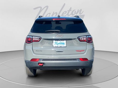 Used 2024 Jeep Compass Trailhawk AWD/4WD image 4