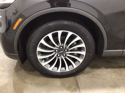 Used 2021 Lincoln Aviator Reserve w/ Elements Package Plus image 8