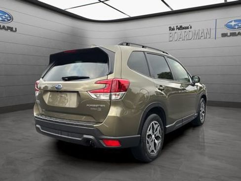 Used 2023 Subaru Forester Premium AWD/4WD image 5