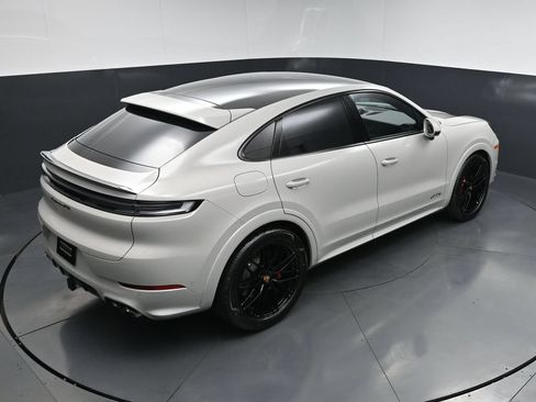 New 2026 Porsche Cayenne GTS AWD/4WD image 19