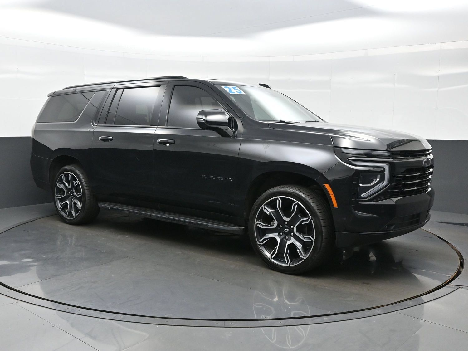 Used 2025 Chevrolet Suburban RST w/ RST Capability Package AWD/4WD image 10