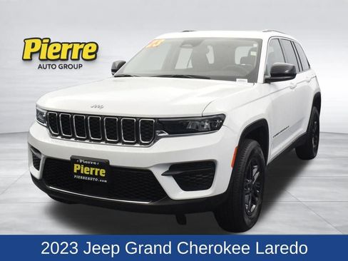 Used 2023 Jeep Grand Cherokee Laredo AWD/4WD image 1