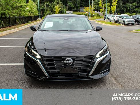 Used 2024 Nissan Altima 2.5 SV FWD image 9