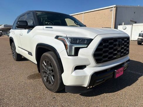 Used 2025 Toyota Sequoia Platinum AWD/4WD image 1