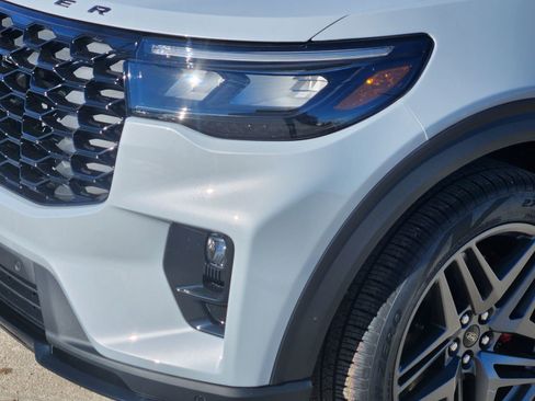 New 2026 Ford Explorer ST-Line w/ ST-Line Street Pack image 10