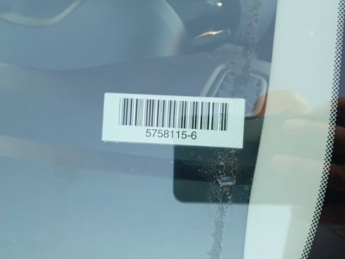 Used 2025 Hyundai Venue SEL FWD image 9