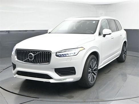 Used 2022 Volvo XC90 T6 Momentum w/ Advanced Package image 3