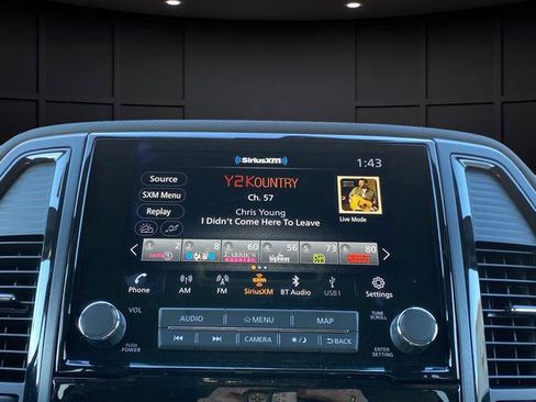 Used 2024 Nissan Titan PRO-4X w/ Pro-4x Convenience Package AWD/4WD image 18