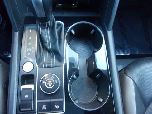 Used 2022 Volkswagen Atlas SEL Premium image 24