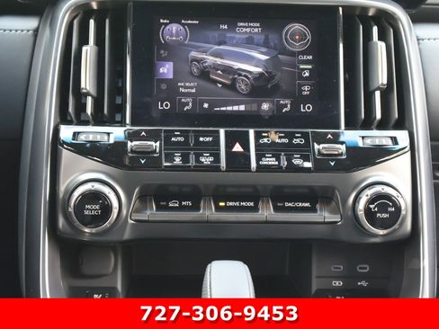 Used 2025 Lexus LX 700h F Sport AWD/4WD image 22