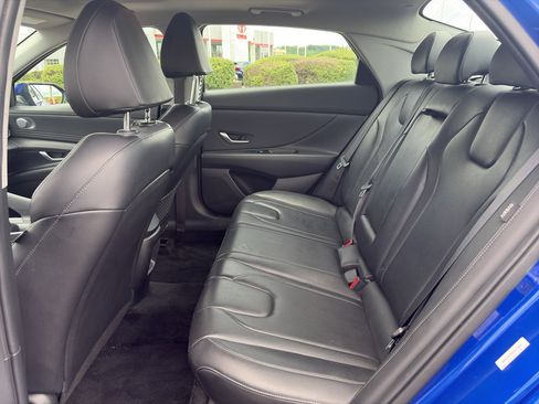 Used 2025 Hyundai Elantra Limited FWD image 9