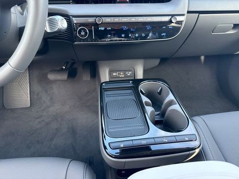 New 2026 Hyundai Ioniq 5 SEL image 2