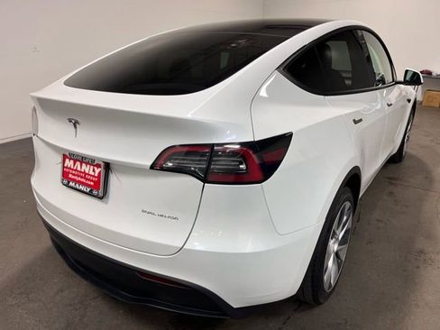 Used 2023 Tesla Model Y Long Range image 3