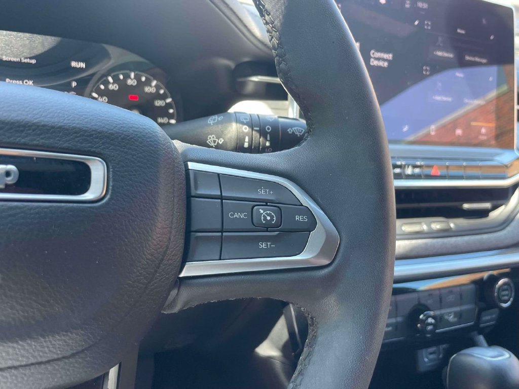 Used 2023 Jeep Compass Latitude AWD/4WD image 23