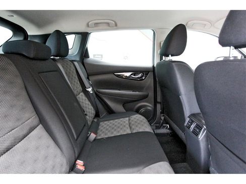 Certified 2022 Nissan Rogue Sport SV image 9