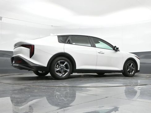 Used 2025 Kia K4 FWD image 40