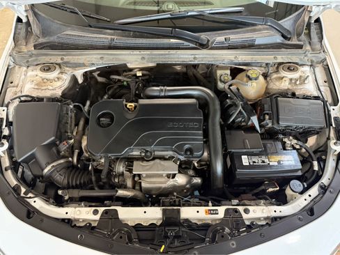 Used 2020 Chevrolet Malibu LT FWD image 12